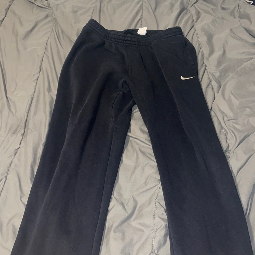 Black Nike sweatpants
